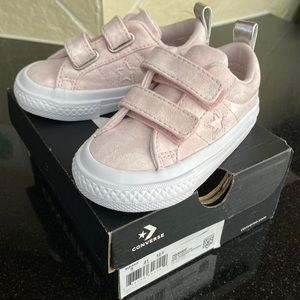 NWT Converse Star Easy-On Baby Girl Pink Low Top Sneakers Unworn Infant Size 5
